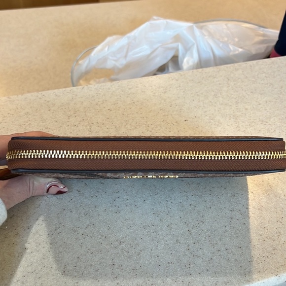 Graphic Logo Continental Wristlet-strap not included - Picture 12 of 14